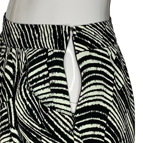 Banana Republic Factory Skirt Abstract B/W Stripes Print Pleated Pockets Size 0 - Picture 5 of 11